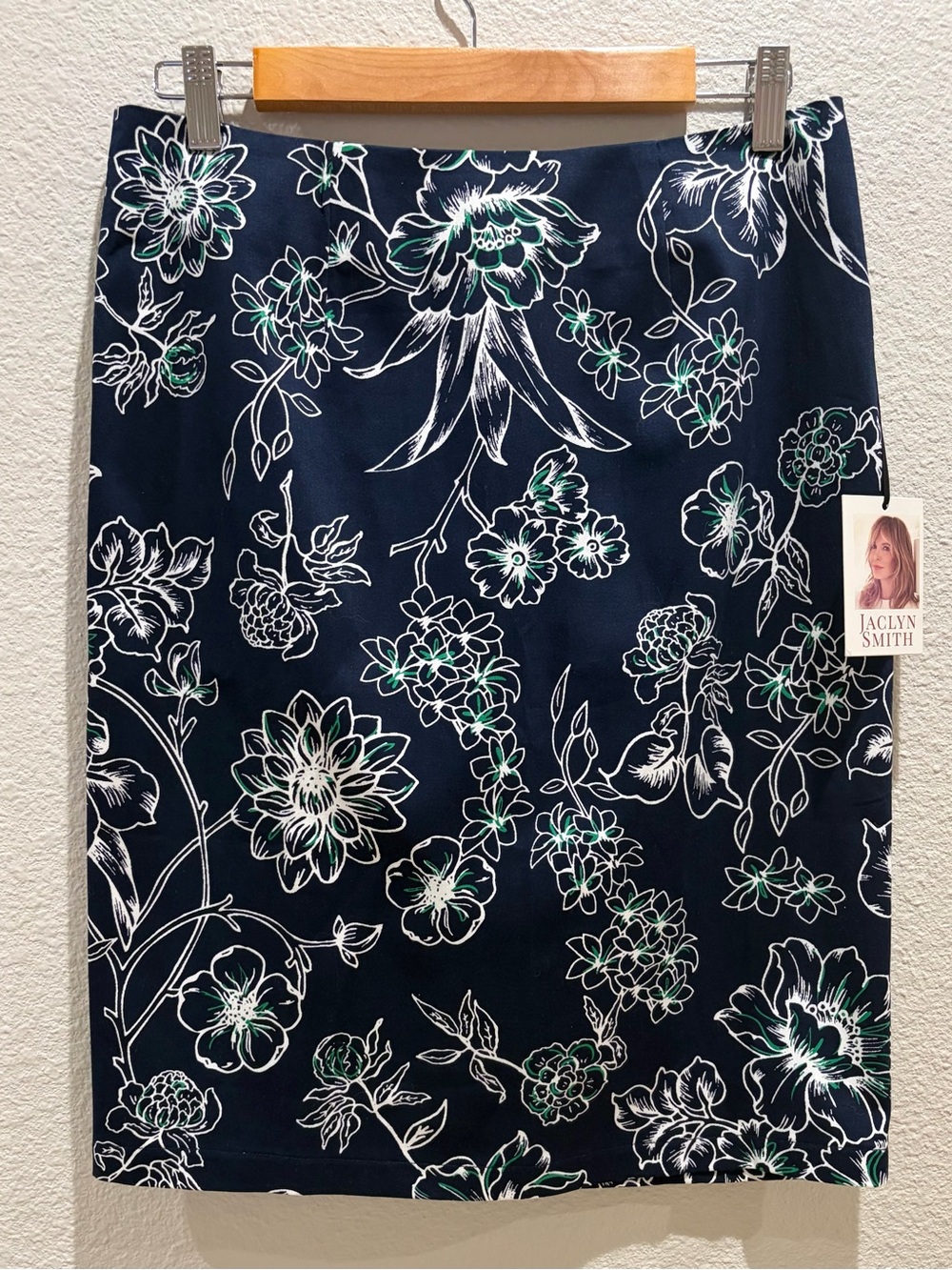 NWT Jaclyn Smith Navy Floral Pencil Skirt with White and Green Accents
